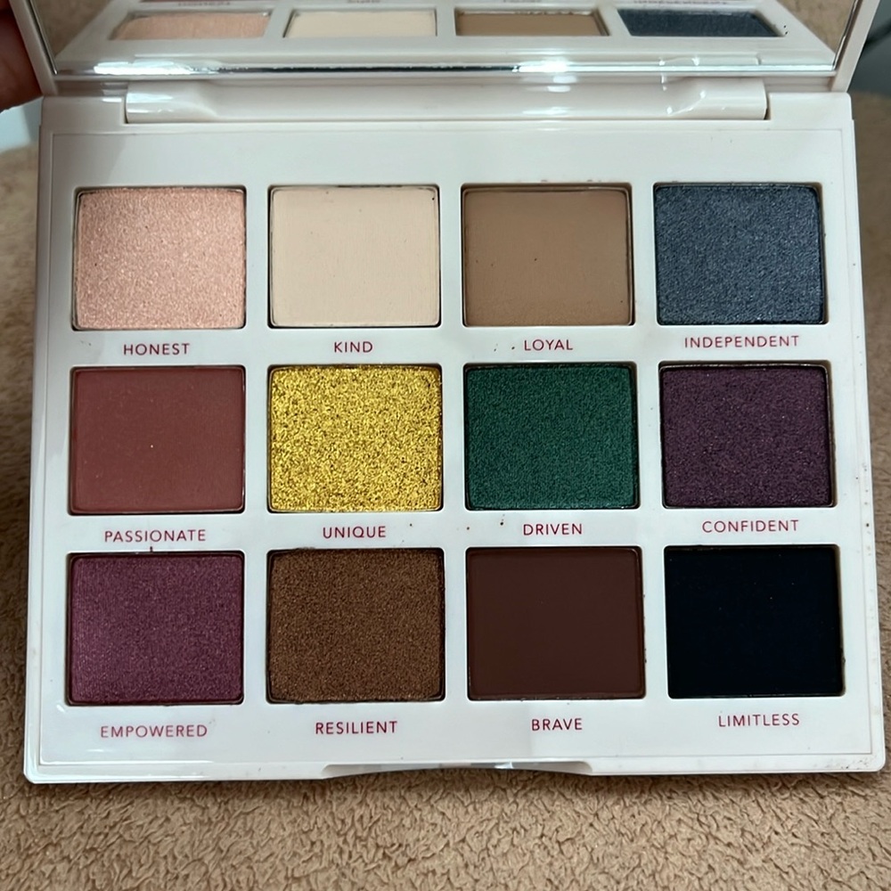 Persona Eyeshadow Palette